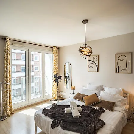 Voltaire Elephant Suite-5min Centre- Parking Privé Appartement